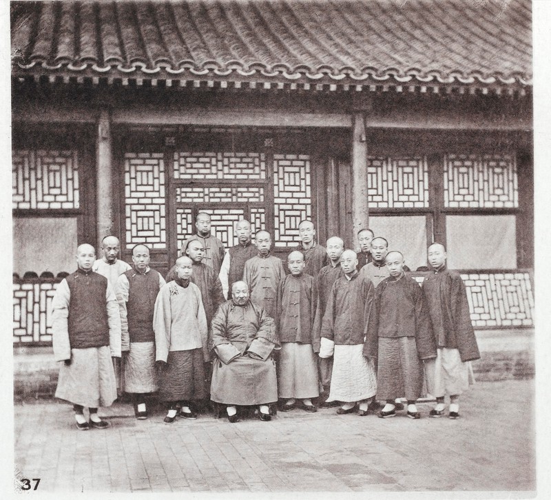 This photograph of the mathematician Li Shanlan with students is a primary source.